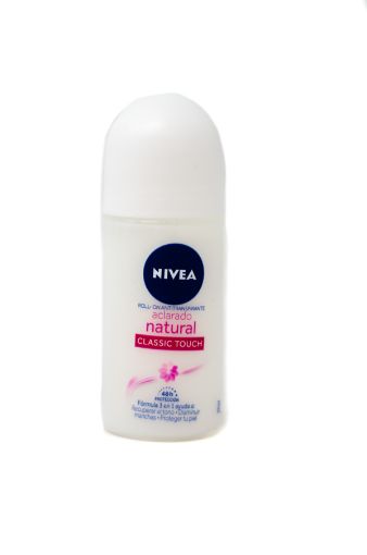 Imagen de DESODORANTE NIVEA ACLARADO NATURAL CLASSIC TOUCH PARA MUJER EN ROLL-ON 50.00 ML