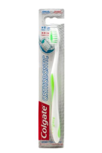 Imagen de CEPILLO DENTAL SUAVE COLGATE ORTHOGARD CON CABEZA ULTRA COMPACTA 1.00 und 