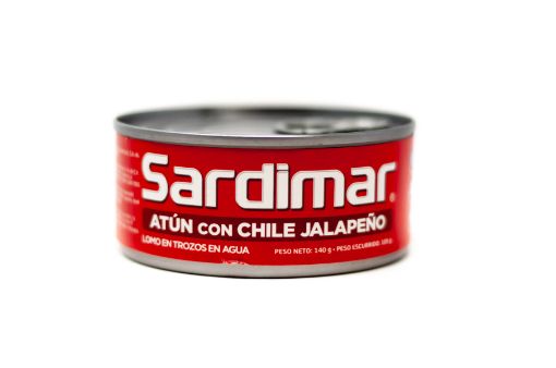 Imagen de ATÚN SARDIMAR TROCITOS CON CHILE JALAPEÑO EN AGUA 105 g 